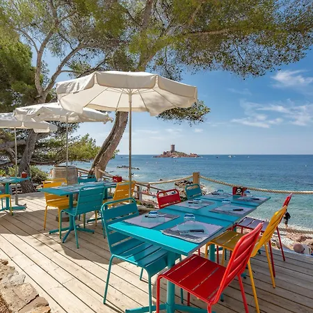 Cap Esterel Agay Raphael Vue Coeur Du Site Piscine Golf 4 Personnes Chez Magali Lejlighed Saint-Raphaël