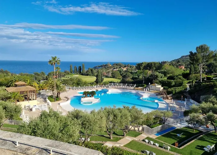 Cap Esterel Agay Raphael Vue Coeur Du Site Piscine Golf 4 Personnes Chez Magali Saint-Raphaël